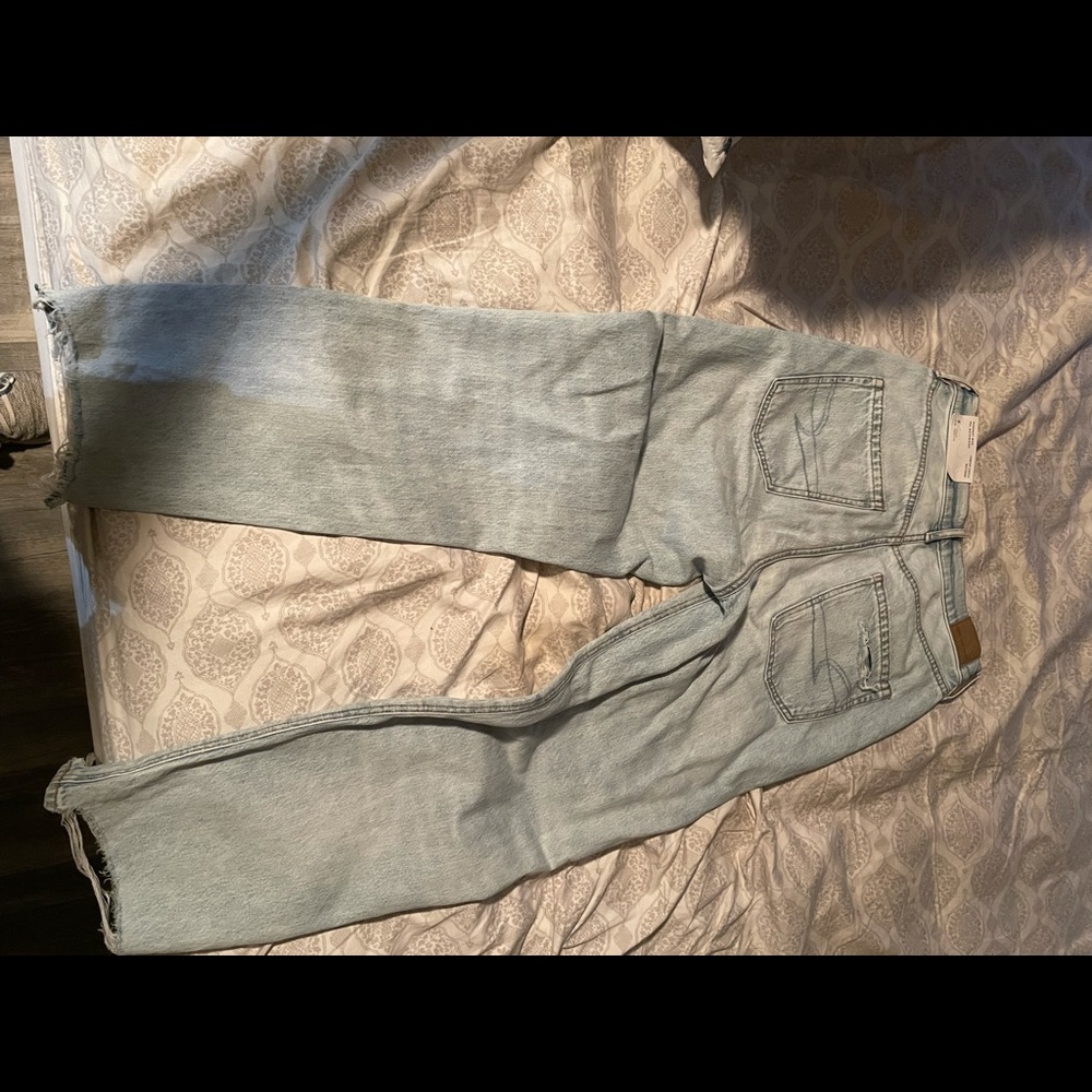 American Eagle Size 4 Highest rise 90s boyfriend